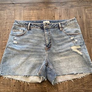 Ava & Viv Plus Cutoff Jean Shorts